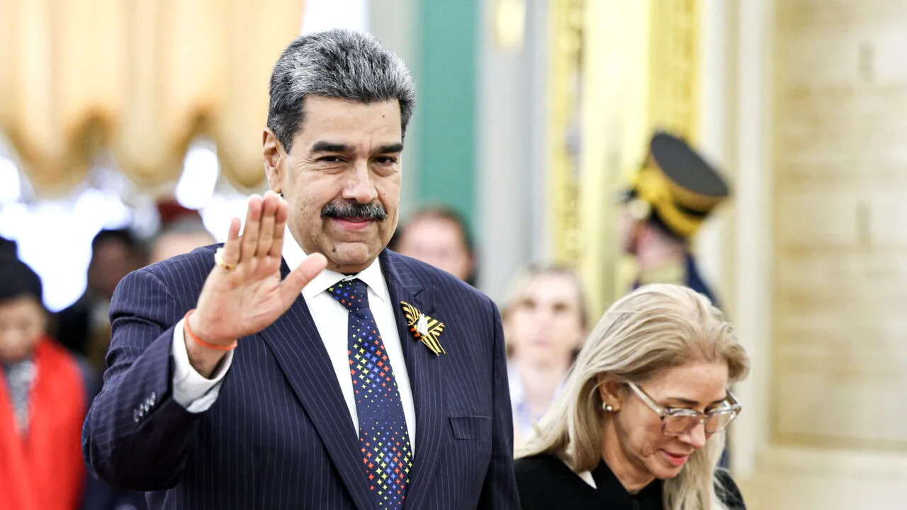 Venezuela anunță mobilizarea generală a armatei după ce Maduro a decis să răspundă la acțiunile SUA din Caraibe