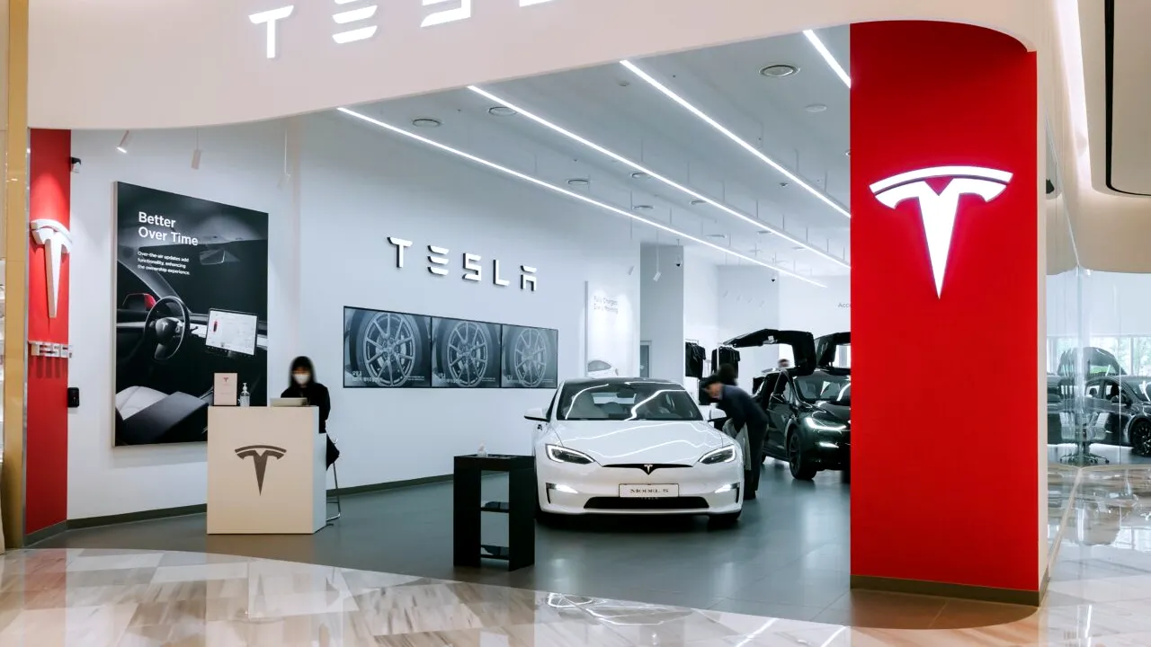 Tesla are concurență. Apare un nou SUV electric mai ieftin și cu autonomie mai mare