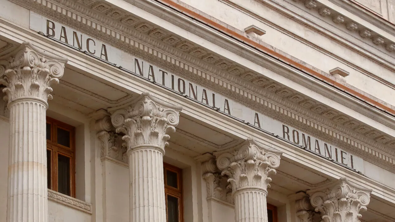 BNR va lansa o monedă de argint cu tema 125 de ani de la nașterea lui George Călinescu / Cât va costa