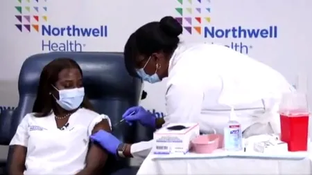 Prima persoană vaccinată în America a primit și a doua doză. Ce spune asistenta medicală despre efectele secundare