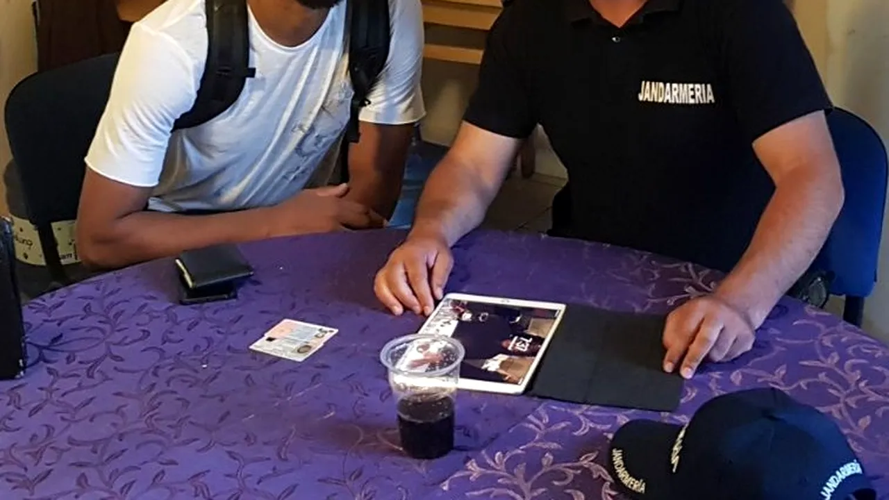 Jandarmii piteșteni au găsit o tabletă într-o parcare. Ce surpriză au avut când au reușit să o pornească. FOTO