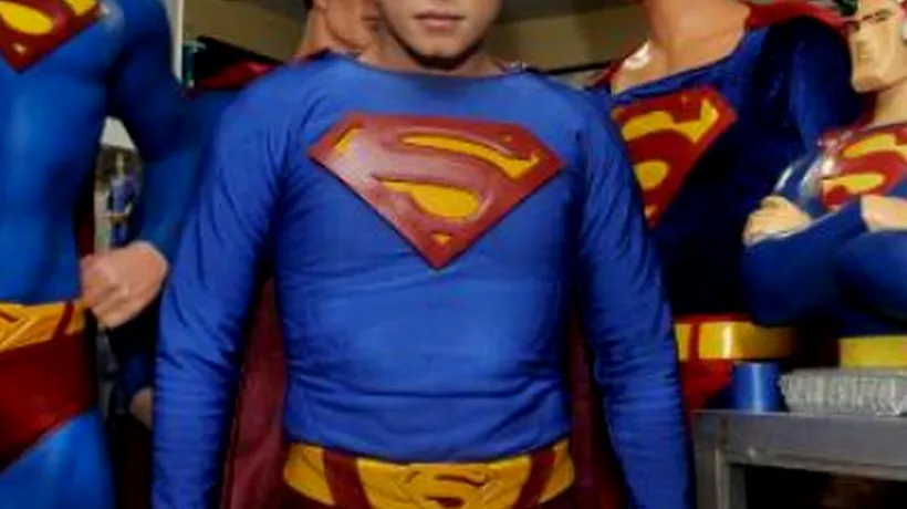 Cum arată cel mai mare fan al lui Superman după 19 operații estetice