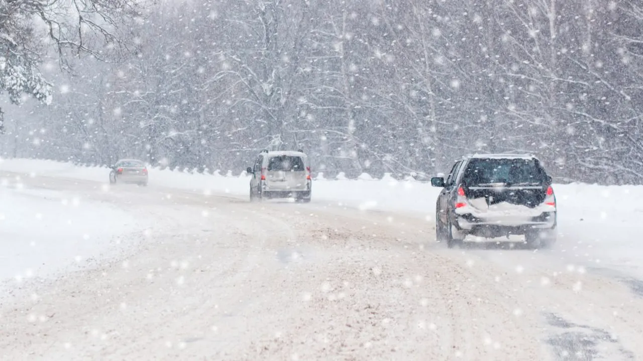 Cod portocaliu de vânt, lapoviță și ninsoare, în Carpații Meridionali va fi viscol. Pentru ce zone au fost emise avertizări meteorologice