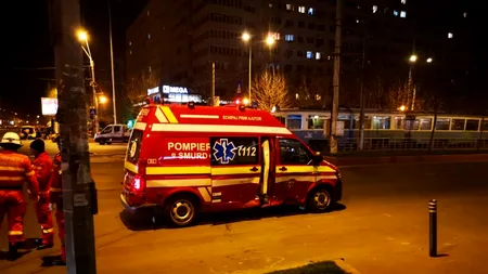ACCIDENT în Capitală | Ambulanță SMURD, lovită de o mașină în sectorul 3. Două persoane au fost rănite