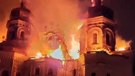 Lavra Pechersk, mănăstirea simbol a Ucrainei, construită în secolul al XI-lea, cuprinsă de flăcări, după un atac masiv rusesc asupra Kievului