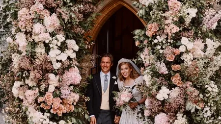 Nuntă regală în perioada pandemiei. Prințesa Beatrice și-a făcut apariția în rochia Reginei