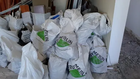 Ce a pățit o femeie care a cărat cu liftul molozul din apartamentul renovat. Polițiștii i-au dat amendă pe loc!