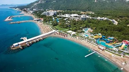 Vacanțe de „COȘMAR”. Pasageri blocați în aeroporturi pentru ruta Timișoara-Antalya, hoteluri scumpe și mizerabile în Turcia