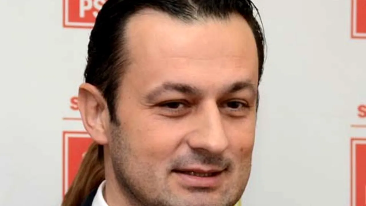 Senator PNL: Ponta s-a obișnuit să treacă prin Parlament cu tancul, acum s-a izbit de muntele Roșia