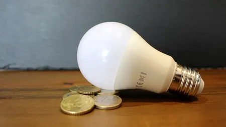 Care aparat din casă consumă curent electric de două ori mai mult decât aerul condiţionat