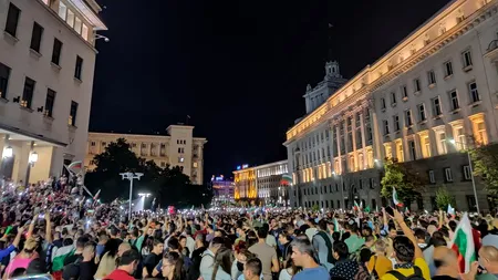 Revoluție în Bulgaria! Lupte de stradă între jandarmi și protestatari. Zeci de răniți, arestări pe bandă și un premier hotărât: „Nu demisionez!” - Galerie FOTO și VIDEO