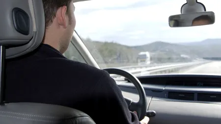 Un șofer a rămas FĂRĂ PERMIS la doar 49 DE MINUTE după ce l-a obținut