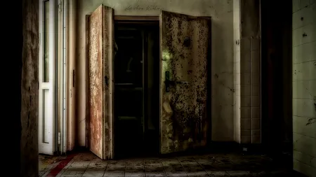 Un indian ținut peste noapte în congelatorul morgii a fost descoperit în viață a doua zi: „Un miracol”