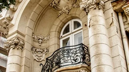 Două palate și mai multe vile interbelice din București, scoase la vânzare pentru milioane de euro