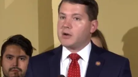 Politician anti-LGBT din partidul lui Trump, prins în timp ce făcea sex în birou cu un bărbat. Republicanul și-a dat demisia