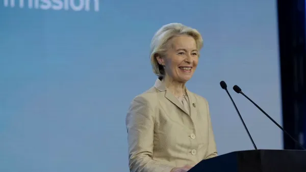 Ursula von der Leyen trimite Ucrainei prima tranșă din împrumutul de 90 de miliarde de euro. Câți bani va primi, astăzi, Kievul