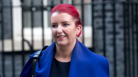 Marea Britanie: Ministrul Transporturilor își dă DEMISIA după ce recunoaște că a informat greșit poliția într-un caz de furt în 2013