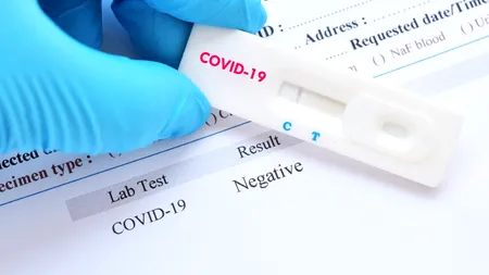 Varianta Omicron îi îngrozește pe specialiști: Pasageri vaccinaţi anti-Covid-19 şi testaţi negativ la plecarea din Africa de Sud, testaţi pozitiv la sosirea în Olanda