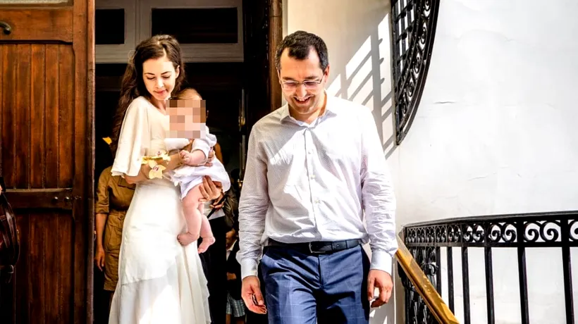 Fostul ministru al Sănătății, Vlad Voiculescu, DEMASCAT de fosta parteneră că avea cont FALS Tinder, în timp ce poza în familistul perfect