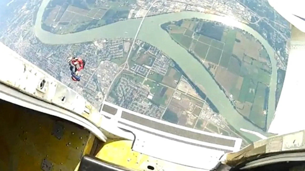 VIDEO INCREDIBIL. Ce a filmat o cameră care a căzut de la 3.800 de metri