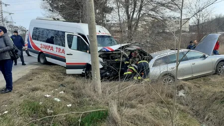 FOTO-VIDEO: Accident GRAV în Eforie Nord: Cinci persoane au fost rănite, după ce un microbuz și un autoturism s-au ciocnit