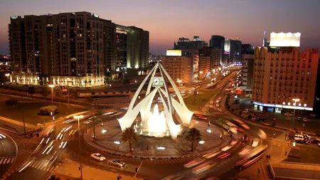 GALERIE FOTO. Istoria Dubaiului în imagini. Cum a evoluat emiratul de la un sat de pescari la ''''Manhattan-ul'''' Orientului Mijlociu