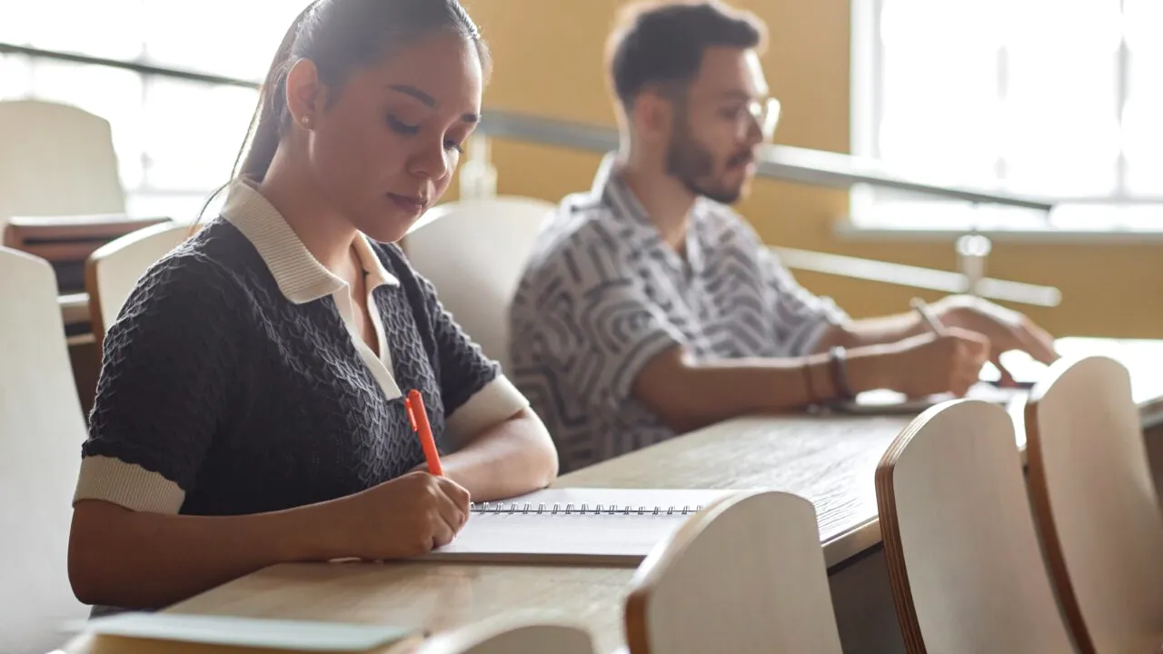 Subiecte Simulare BACALAUREAT 2025. Ce subiecte au primit elevii la proba de Limba și literatura română