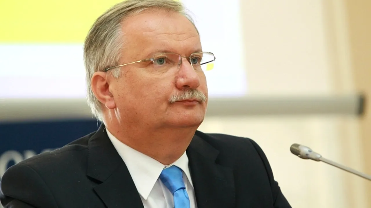 Premierul susține că-l va demite pe Mang de la Educație dacă plagiatul va fi dovedit