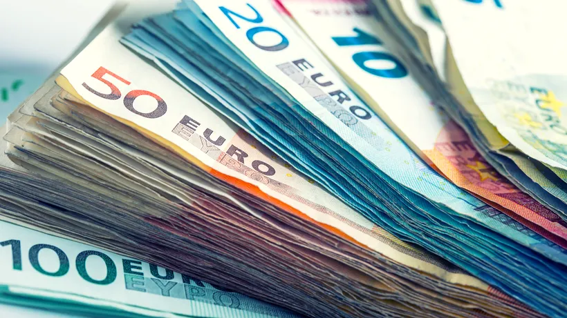 Cele mai mari salarii din România oferite la început de an depășesc 2.000 de euro în mână. Care sunt domeniile cu angajații cel mai bine plătiți