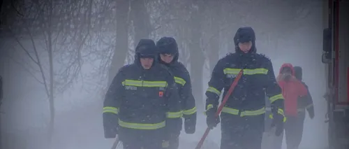 FOTO-VIDEO. România, înzăpezită în aprilie. Sute de persoane, salvate de intervenția pompierilor / Moldova, sub avertizare COD ROȘU