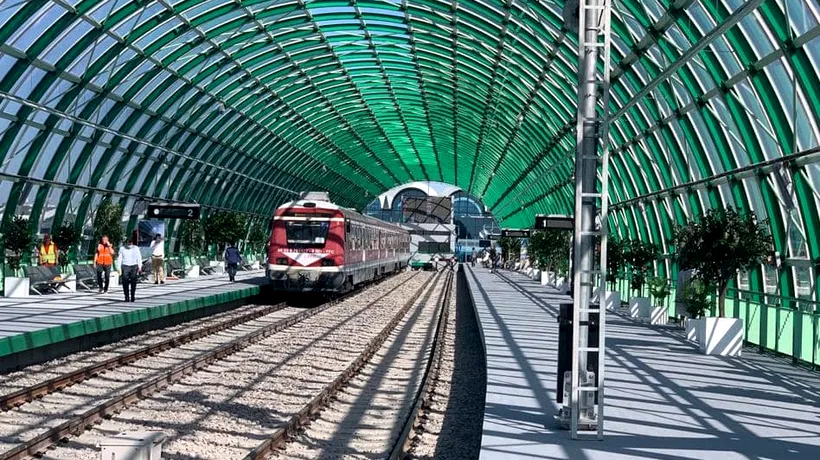 Trenul Otopeni – Gara de Nord are probleme chiar în ziua în care această linie a fost inaugurată!