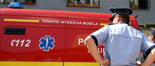 SE ÎNTÂMPLĂ ÎN ROMÂNIA. Un șofer a ajuns la spital, după ce o bucată dintr-o șină de tramvai a perforat podeaua autoturismului și i-a intrat în STOMAC