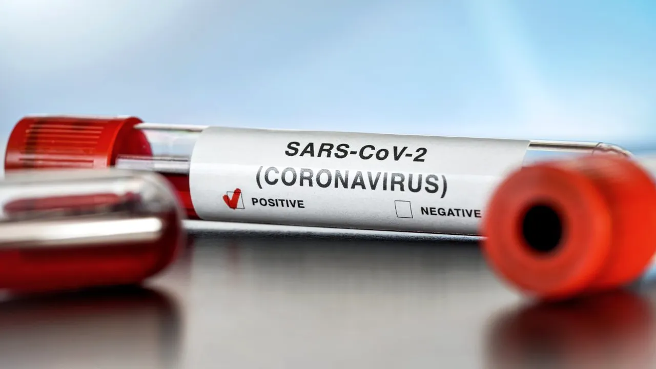 Date oficiale: Peste 80% din personalul sanitar confirmat COVID-19 era nevaccinat
