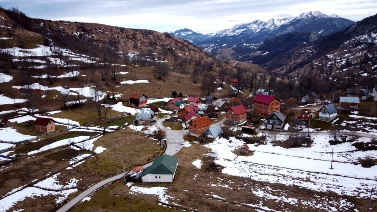 Bosnia și Herțegovina captivează tot mai mulți turiști care vor să exploreze ținuturi sălbatice și munții zimțați