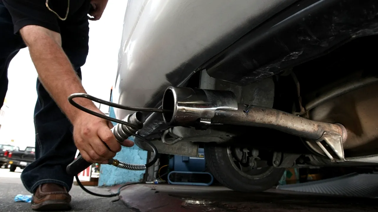 Unul din cei mai apreciați producători auto a mințit ani la rând în privința emisiilor și a consumului. Înainte să iasă din fabrică, mașinile noi erau verificate de personalul necalificat