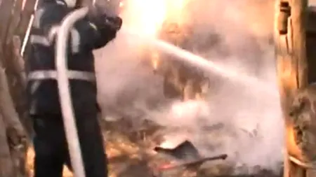 Patru case ard într-un incendiu în Sectorul 5 al Capitalei