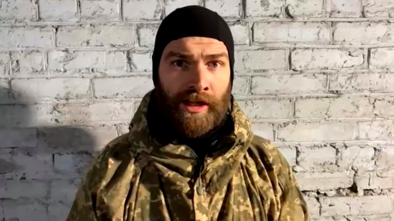 Mariupol este supus unui bombardament continuu, spune comandantul pușcașilor marini ucraineni: 