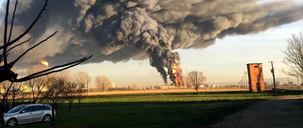 Explozie puternică la o rafinărie din nordul Italiei. VIDEO și GALERIE FOTO