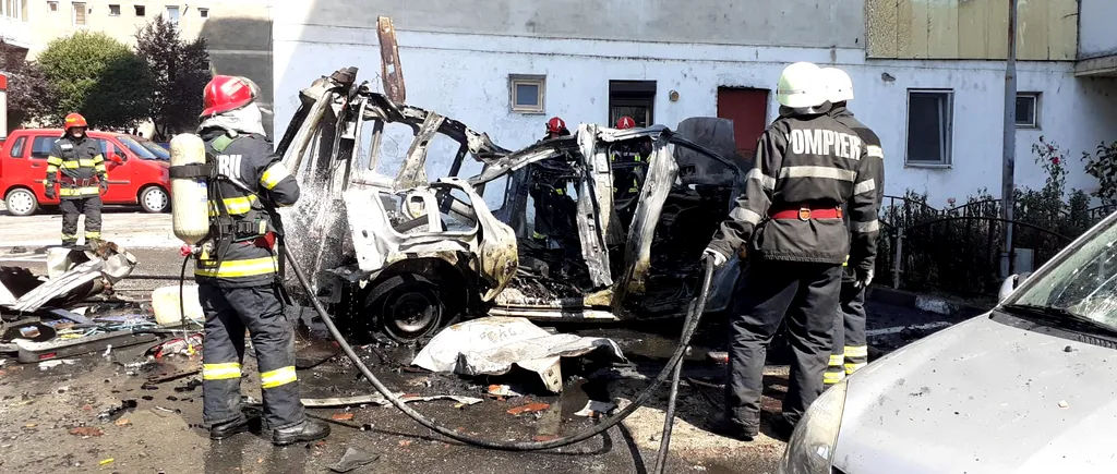 O autoutilitară încărcată cu butelii de oxigen a explodat în Râmnicu Vâlcea. Două persoane au fost rănite - FOTO&VIDEO