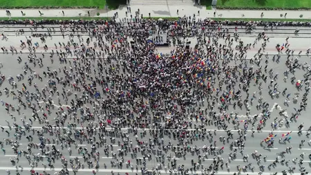 Protest de amploare la Chișinău, după nevalidarea rezultatelor alegerilor locale. Mii de oameni, mesaje dure:  „La pușcărie!