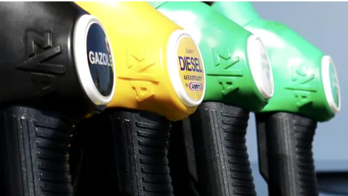 Înșelătorie pe internet: Lista stațiilor peco care vând benzina cu 3 lei litrul, ca o revoltă față de scumpiri