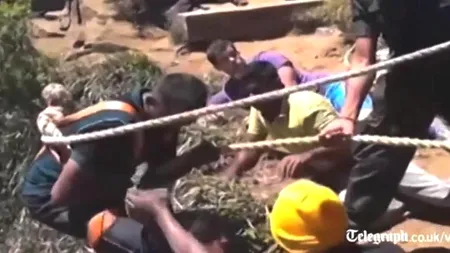 A căzut de la 50 de metri încercând să-i facă soției o fotografie. Ce i-a salvat viața 