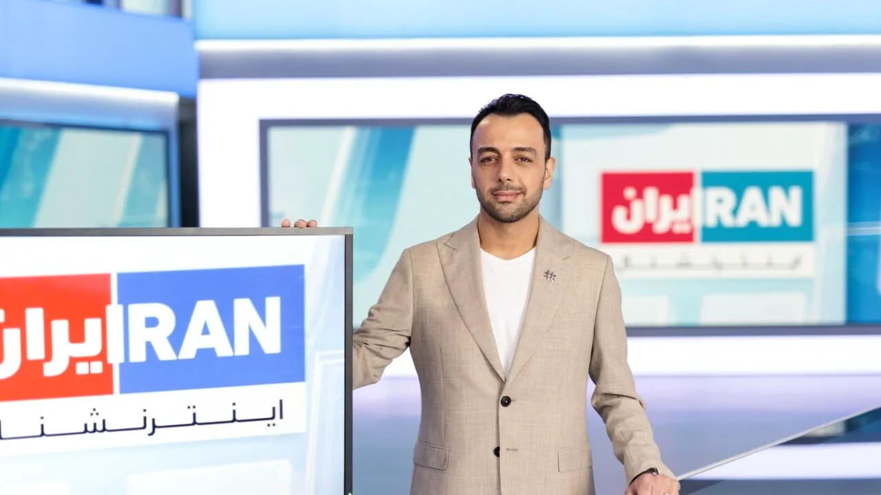 Românii acuzați de înjunghierea unui jurnalist iranian au fost EXTRĂDAȚI în Marea Britanie: 