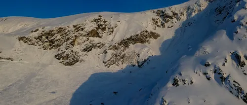 Avalanșă în Austria. Cel puțin zece persoane au rămas blocate sub zăpadă