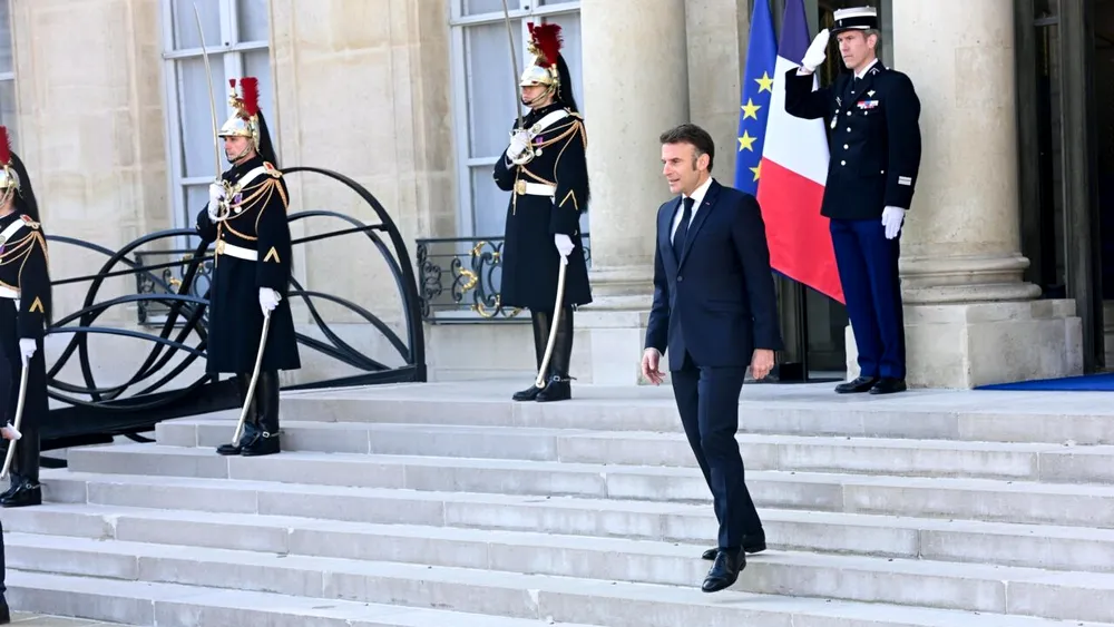 Emmanuel Macron: Franța și Marea Britanie trimit experți militari în UCRAINA pentru pregătirea unei misiuni de garantare a păcii