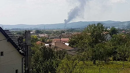 Explozie urmată de incendiu la o fabrică de vopsele din județul Vâlcea