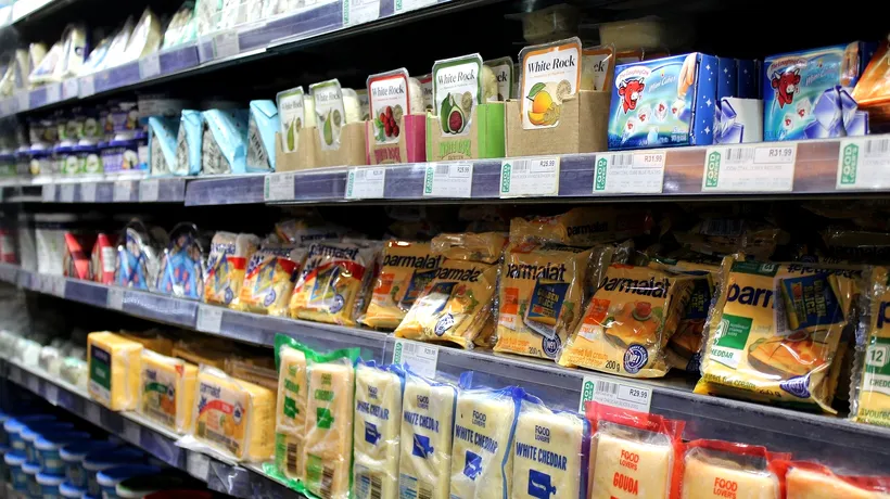 Belarus răspunde la sancțiuni interzicând produsele alimentare occidentale