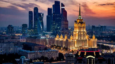 The Guardian: Peste 15.000 de milionari ar urma să plece din Rusia în 2022