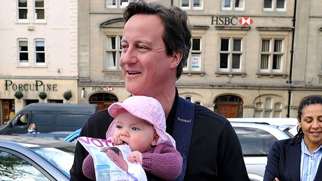 David Cameron a fost victima unei farse „cu spioni