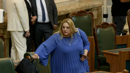 Diana Șoșoacă acuză „jocuri de CULISE” din partea lui George Simion. „AUR-ul și-a strâns toate semnăturile pentru moțiune și nu vrea să le dea”